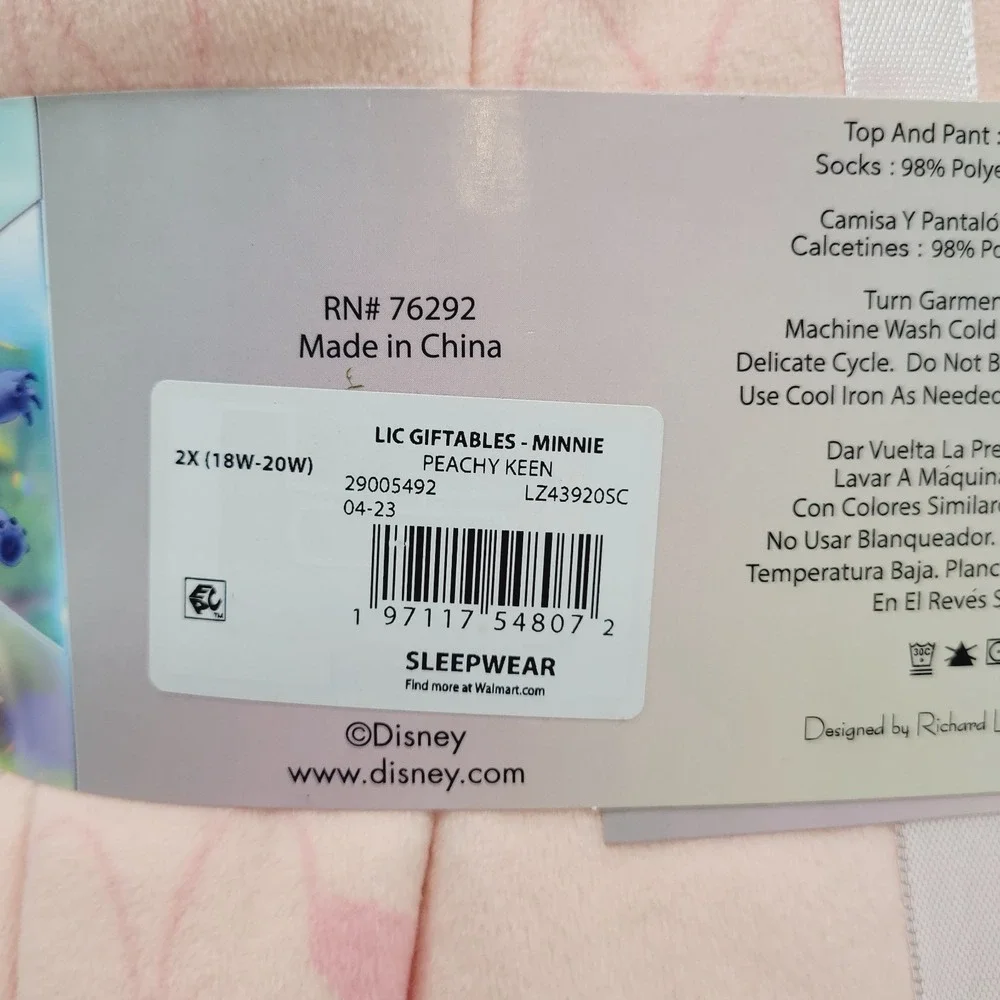 NEW Disney Women's Minnie Mouse Sleepwear Gift Set W/ Socks Size 2x (18W - 20W) - Picture 7 of 8